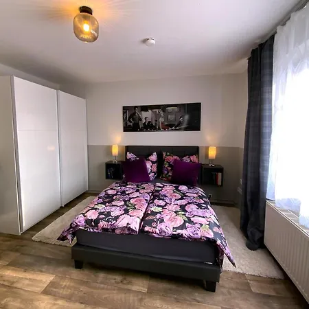 Wohlfuehlen Im Modernen Design-apartment Mit Balkon In Best-lage Апартаменты Нюрнберг