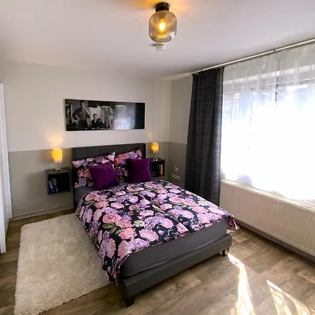 Wohlfuehlen Im Modernen Design-apartment Mit Balkon In Best-lage Apartment *